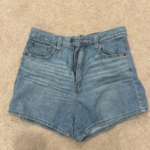 Levi’s Denim Shorts size women’s 29